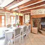 Villa De Prestige Dans Un Fort, Jacuzzi, 8 Pers Leynhac