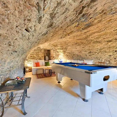 De Prestige Dans Un Fort, Jacuzzi, 8 Pers Βίλα *