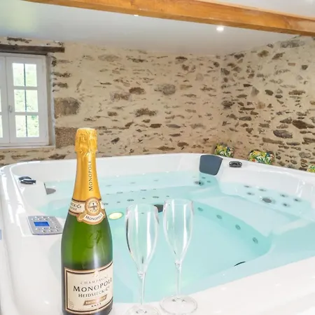 Βίλα De Prestige Dans Un Fort, Jacuzzi, 8 Pers Leynhac